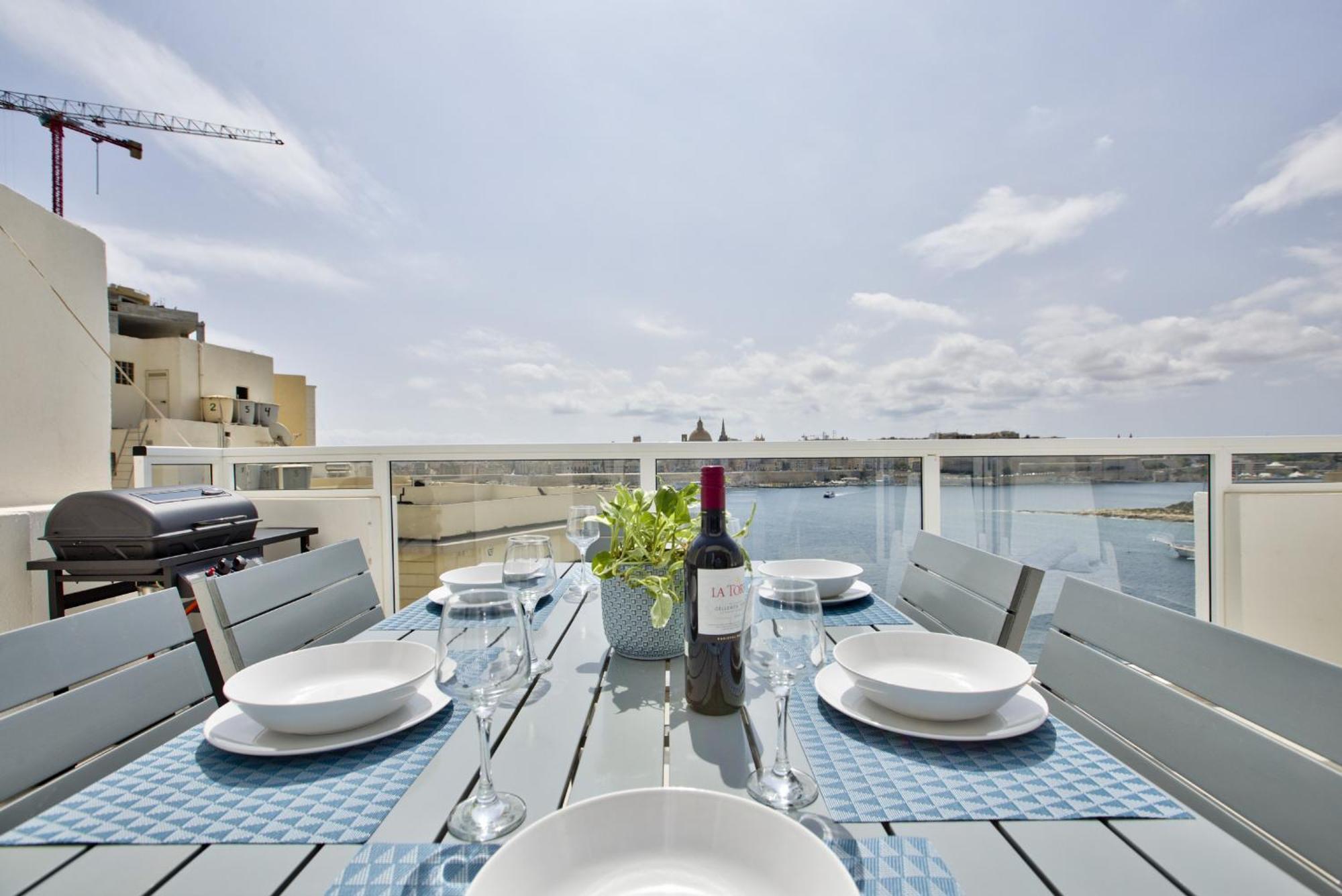 Bastions Seaview Apartments And Duplex Penthouse In Sliema By Shortletsmalta エクステリア 写真