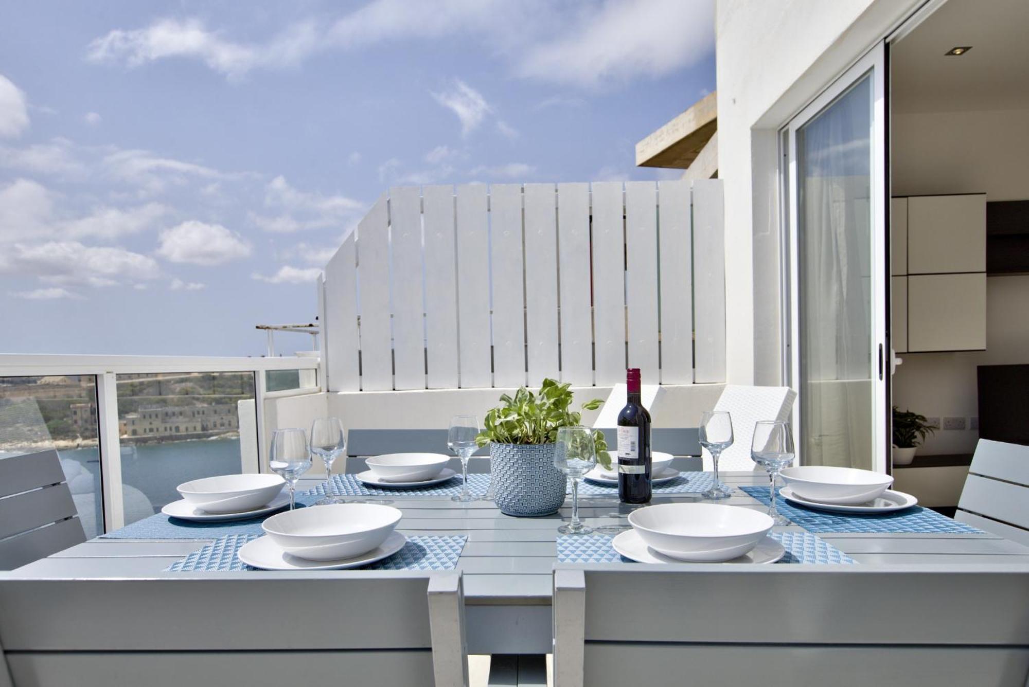 Bastions Seaview Apartments And Duplex Penthouse In Sliema By Shortletsmalta エクステリア 写真