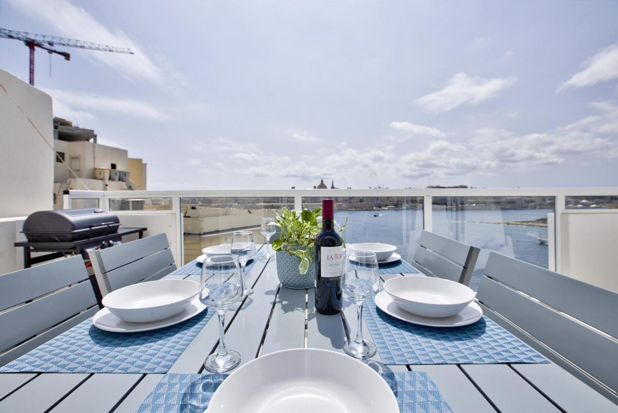 Bastions Seaview Apartments And Duplex Penthouse In Sliema By Shortletsmalta エクステリア 写真