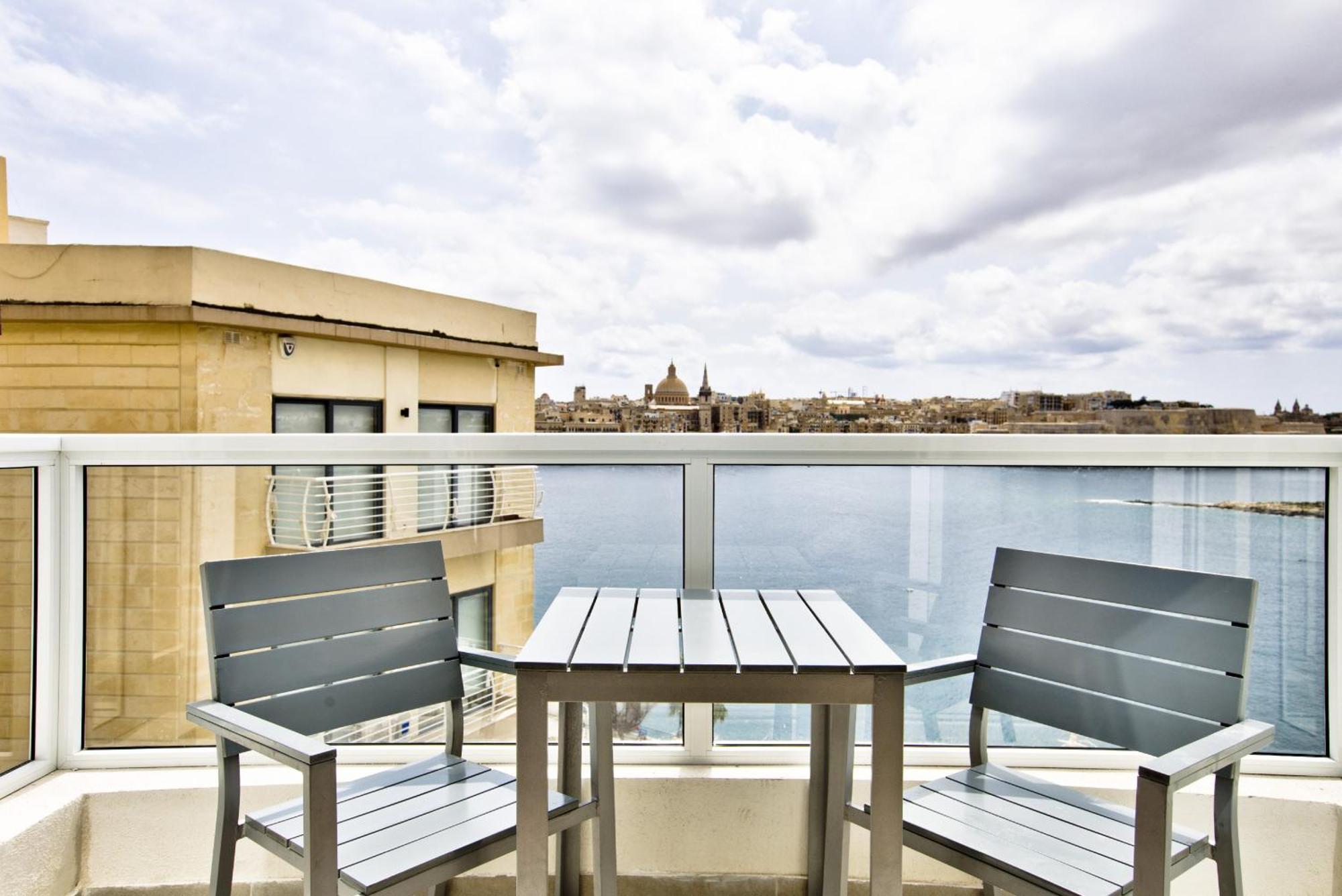 Bastions Seaview Apartments And Duplex Penthouse In Sliema By Shortletsmalta エクステリア 写真